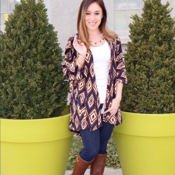 Sheer Lularoe Lindsay Coverup - Picture 5 of 5